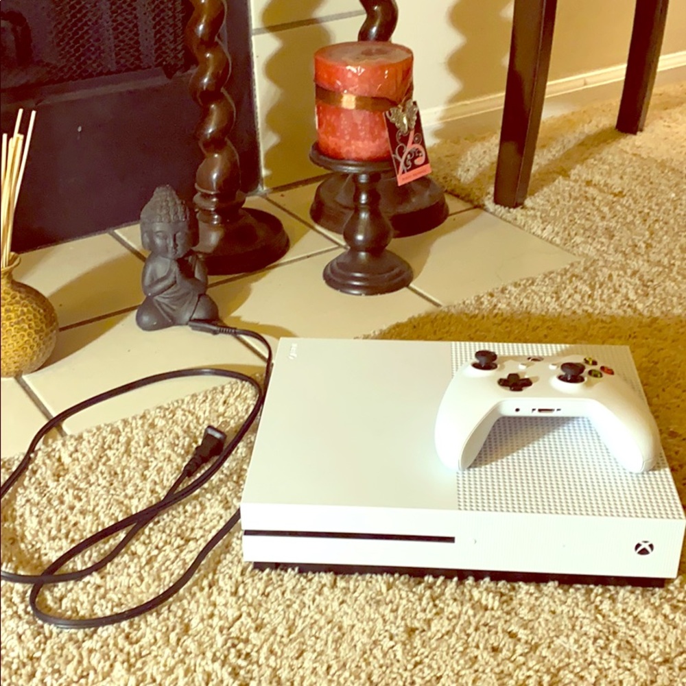 PreOwned Microsoft XBOX One S White 500 GB Storage